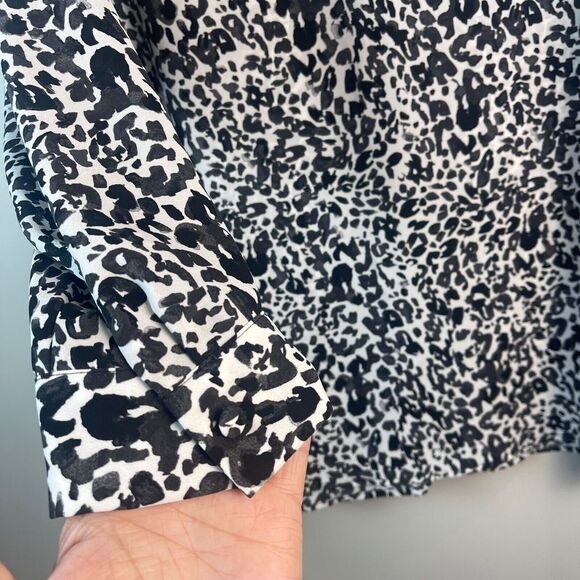 EVRI Top Women's 1X Black White Animal Print V-Neck Long Sleeve Blouse Mature - Picture 6 of 8